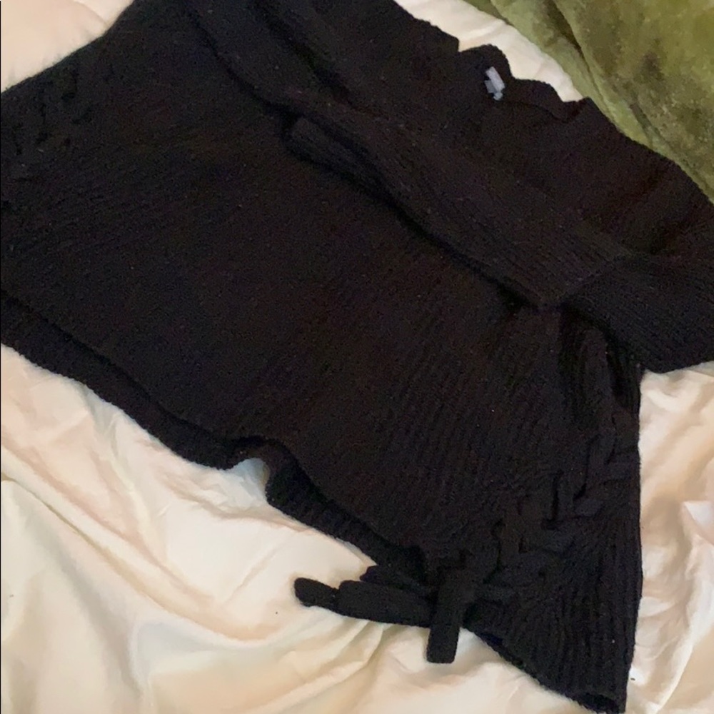 Basic Black CHARLOTTE RUSSE Sweater
